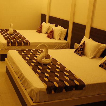 Super Hotel O Shri Shiva Palace Rāipur Dış mekan fotoğraf