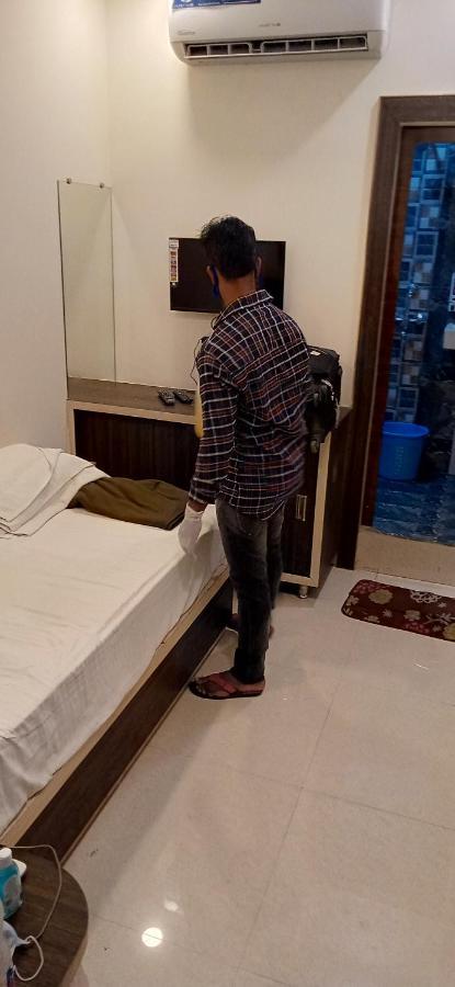 Super Hotel O Shri Shiva Palace Rāipur Dış mekan fotoğraf