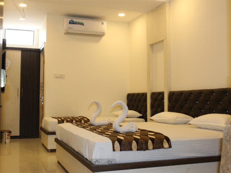 Super Hotel O Shri Shiva Palace Rāipur Dış mekan fotoğraf