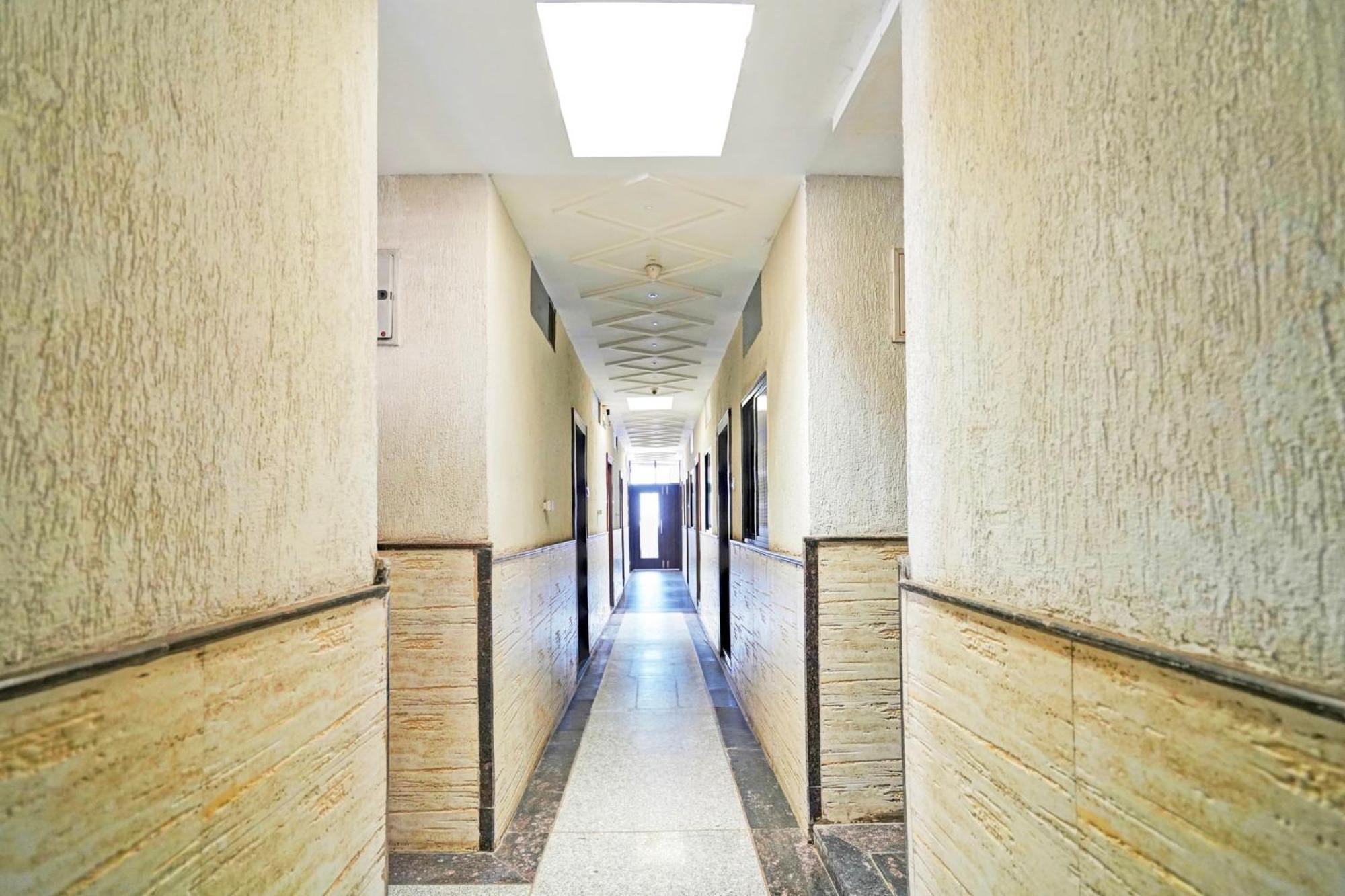 Super Hotel O Shri Shiva Palace Rāipur Dış mekan fotoğraf