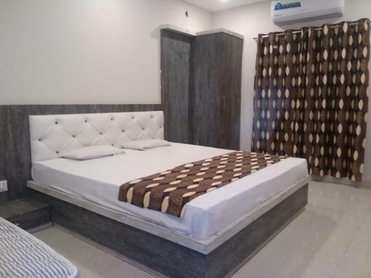 Super Hotel O Shri Shiva Palace Rāipur Dış mekan fotoğraf