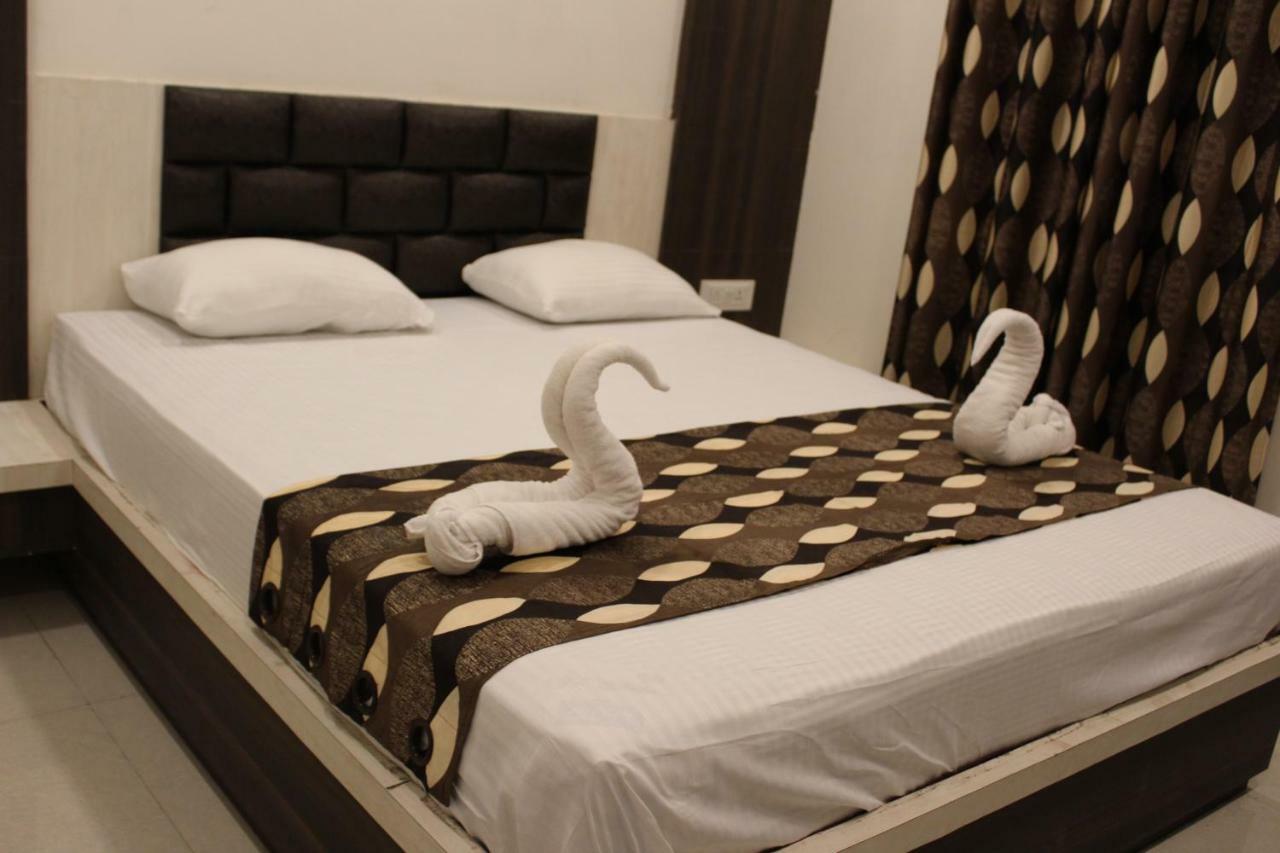 Super Hotel O Shri Shiva Palace Rāipur Dış mekan fotoğraf