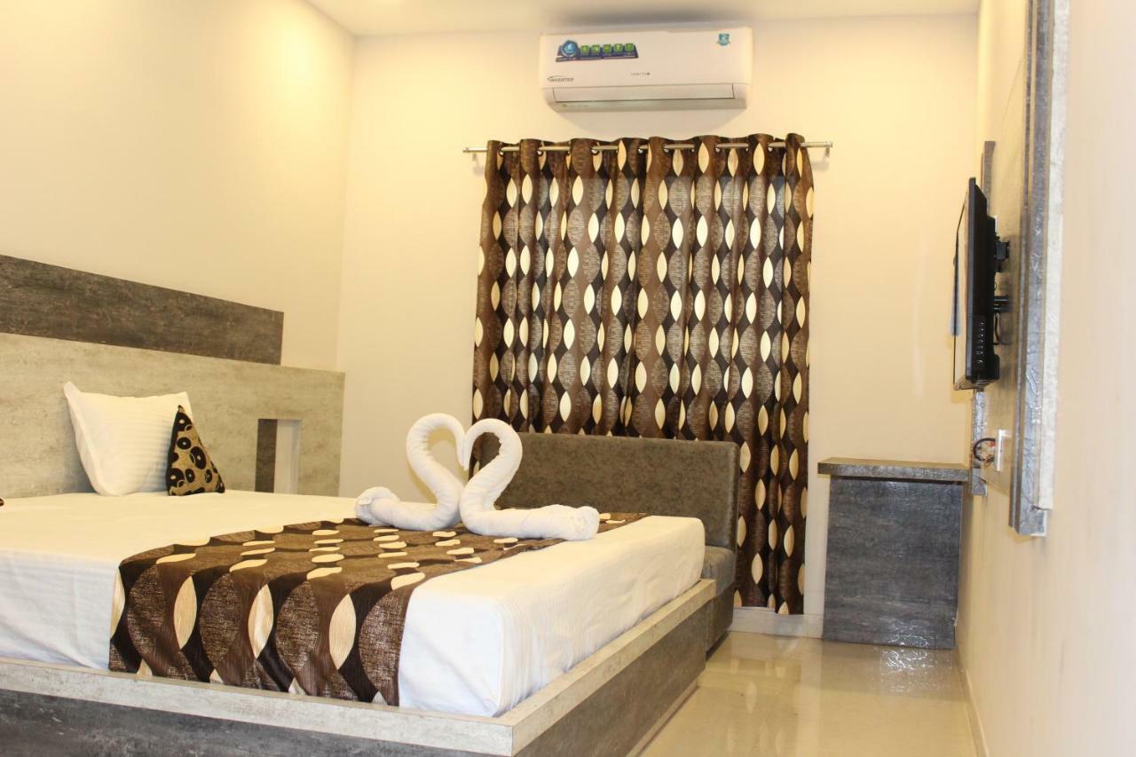 Super Hotel O Shri Shiva Palace Rāipur Dış mekan fotoğraf