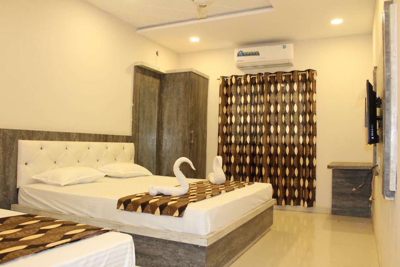 Super Hotel O Shri Shiva Palace Rāipur Dış mekan fotoğraf