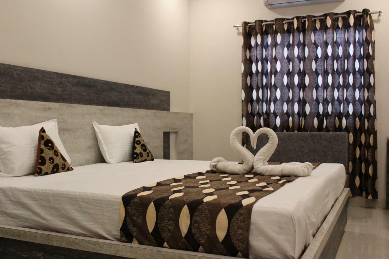 Super Hotel O Shri Shiva Palace Rāipur Dış mekan fotoğraf